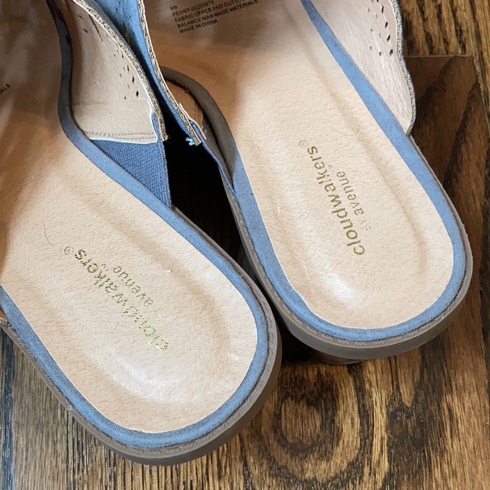 Cloudwalkers Penny Perforated Slides Gray 9W - Picture 8 of 11